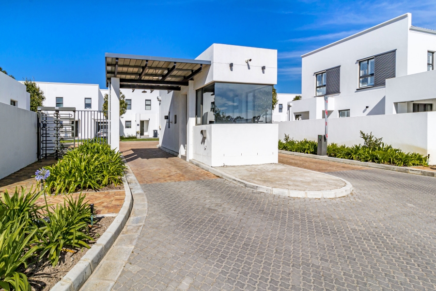 2 Bedroom Property for Sale in Croydon Gardens Estate Western Cape